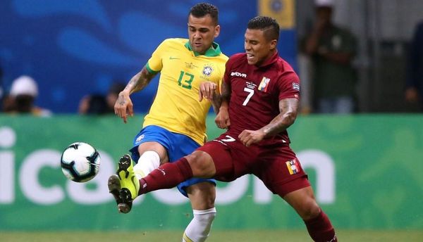 Brasil no pudo romper la defensa de Venezuela y empata sin goles