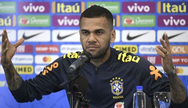 Dani Alves pidió que precios de boletos sea más asequibles