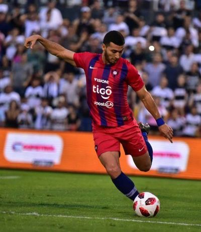 Despiden a Juan Escobar que va al Cruz Azul de México por USD 7.000.000