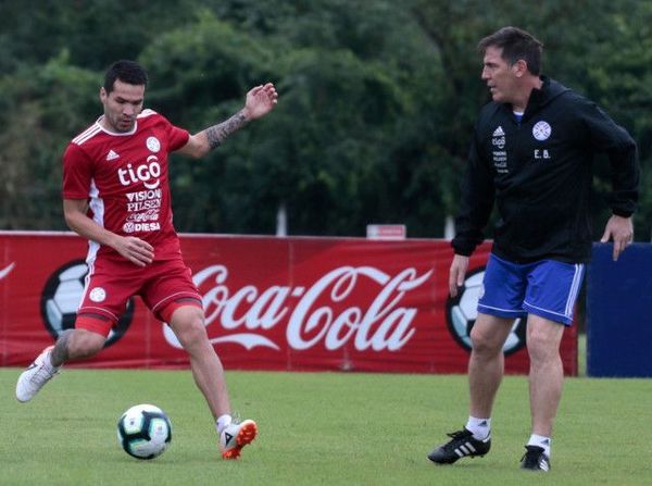 Berizzo insiste en el juego táctico en la Selección