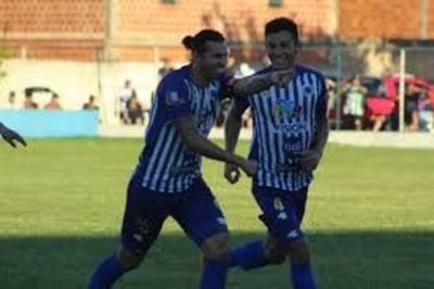 Un golazo del Lolo Abente con el 12 de Octubre
