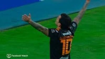 Olimpia golea en Lima y es puntero invicto