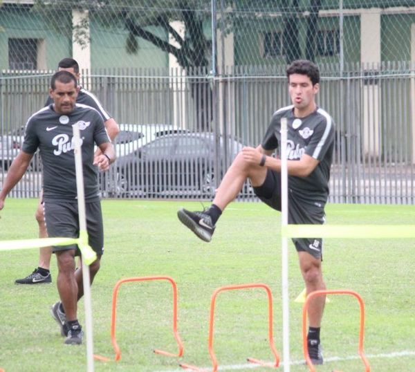 Nacional y Libertad se enfrentan en el Arsenio Erico