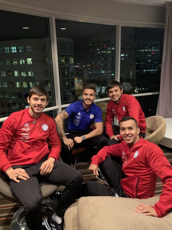 Una selfie de nuestra selección aguardando a México