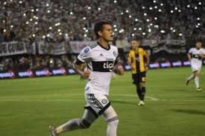 Olimpia golea a Guaraní y estusiasma