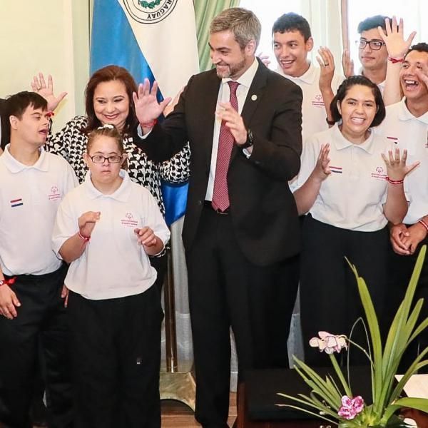 Mandatario recibió a delegación de atletas