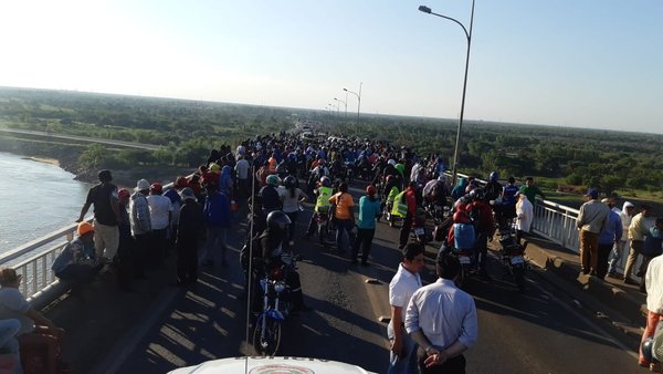 Gobierno insistirá con el diálogo para despejar Puente Remanso | .::Agencia IP::.