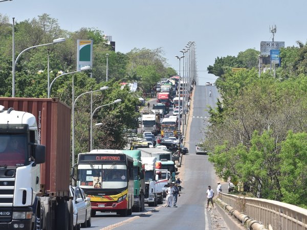 Se suspende pago del peaje por cierre del Puente Remanso