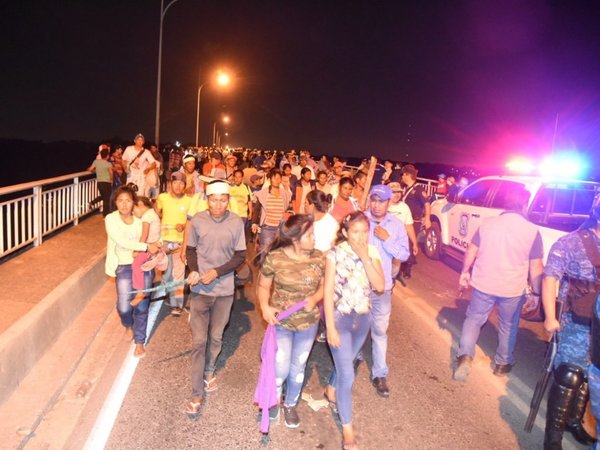 Indígenas levantan bloqueo en Puente Remanso