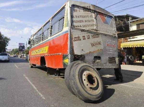 Policía Nacional garantizará seguridad de fiscalizadores para detener buses chatarras