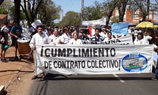 Funcionarios de Clínicas alcanzan un acuerdo inicial con Hacienda
