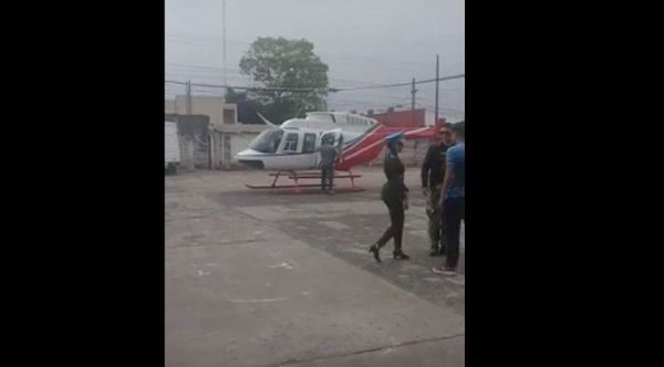 Alumna baja de helicóptero para ganar desafío en Ñemby