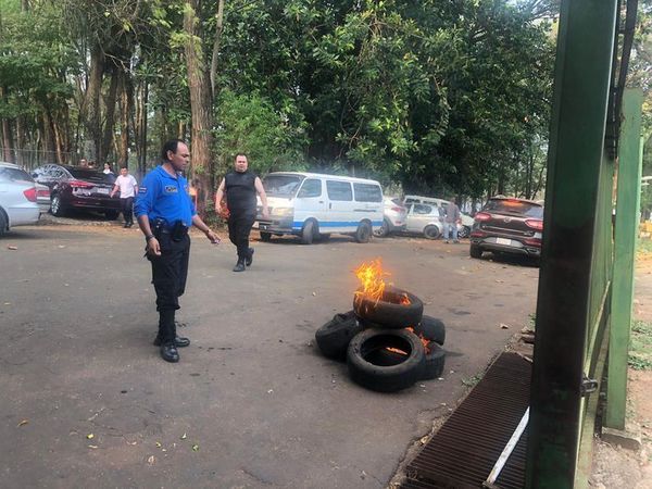 Despiden a 60 agentes de tránsito por falta de confianza