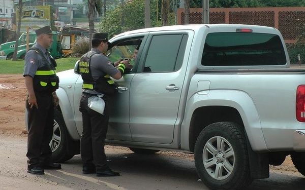 Caminera detiene a más de 300 conductores en controles