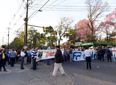 Rectora y decanos emplazan al Ejecutivo por 24 horas