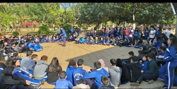 Alumnos del. Pedro P. Peña levantan huelga
