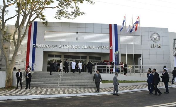 Inauguran Centro de Atención Ambulatoria con 92 consultorios con diversas especialidades