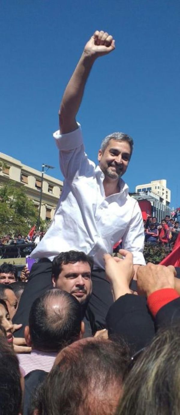 Mario en llanto pidió perdón al pueblo y desafía al Congreso Nacional a impulsar el juicio político
