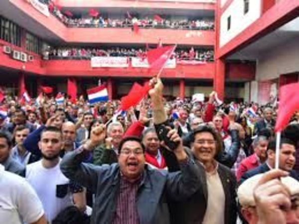 Colorados anuncian una gran movilización para defender gobierno de Mario Abdo