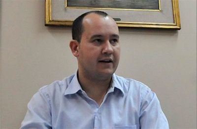 Concejales analizan “municipalizar” las paradas de taxis en capital
