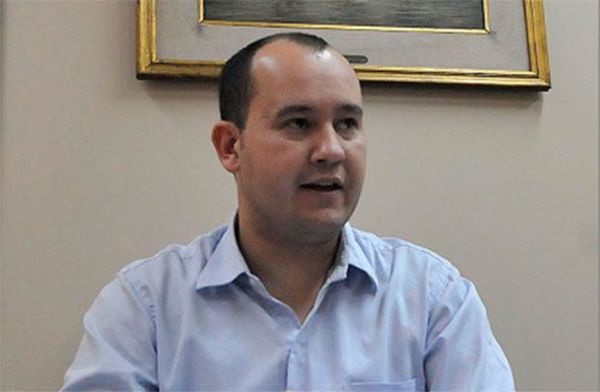 Concejales analizan “municipalizar” las paradas de taxis en capital