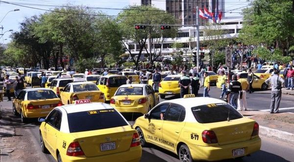 Taxistas emplazan a la Junta de Asunción por una semana para encontrar una solución al conflicto