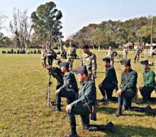 Instan a jóvenes a la desobediencia civil para no cumplir con el servicio militar