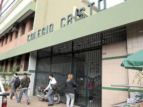 Abogado del Colegio Cristo Rey admite que todas las informaciones fueron entregadas al Ministerio Público