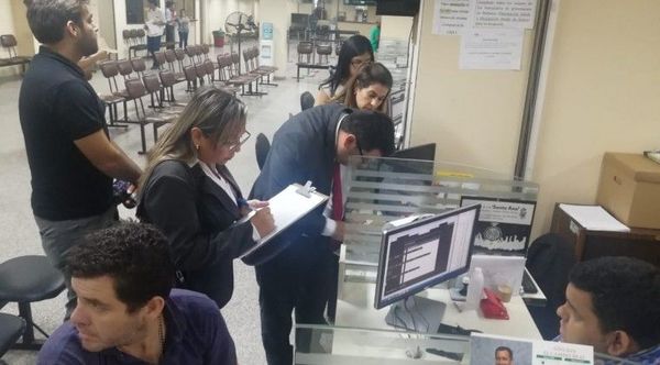 Dos funcionarios de la Municipalidad de Asunción caen por pedir coima