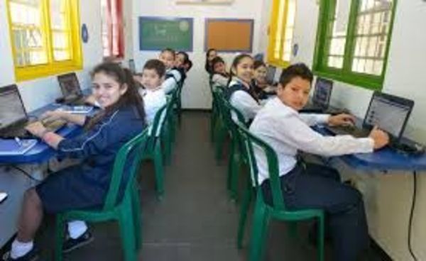 962 instituciones educativas contarán con internet de Copaco