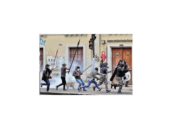 Por rebrote de la violencia en Ecuador, Moreno pide diálogo