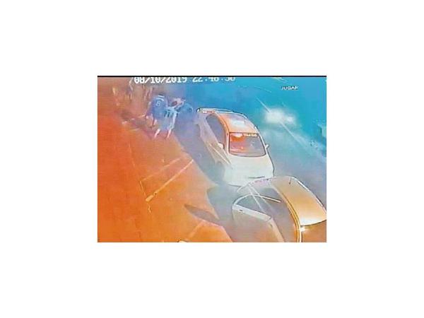 Imputan a taxistas  por brutal agresión  a  conductor de Uber