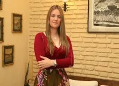 Cristina Goralewski, titular del Infona, niega estar en cinta y admite que desean su puesto