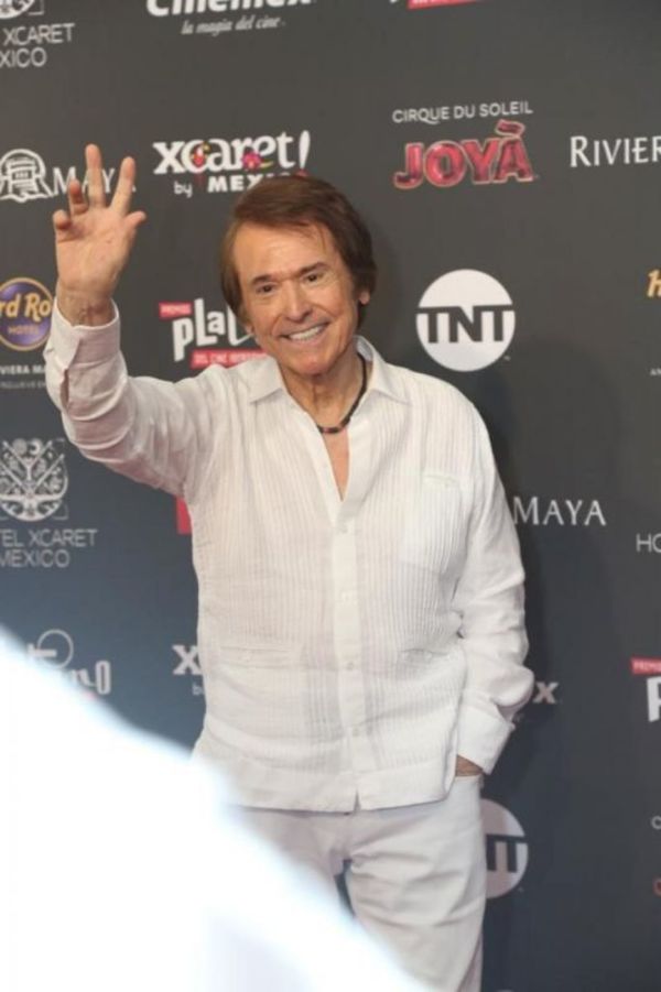 Raphael recibe el Premios Platino de Honor
