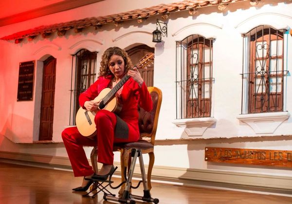 Guitarrista paraguaya visita el viejo mundo