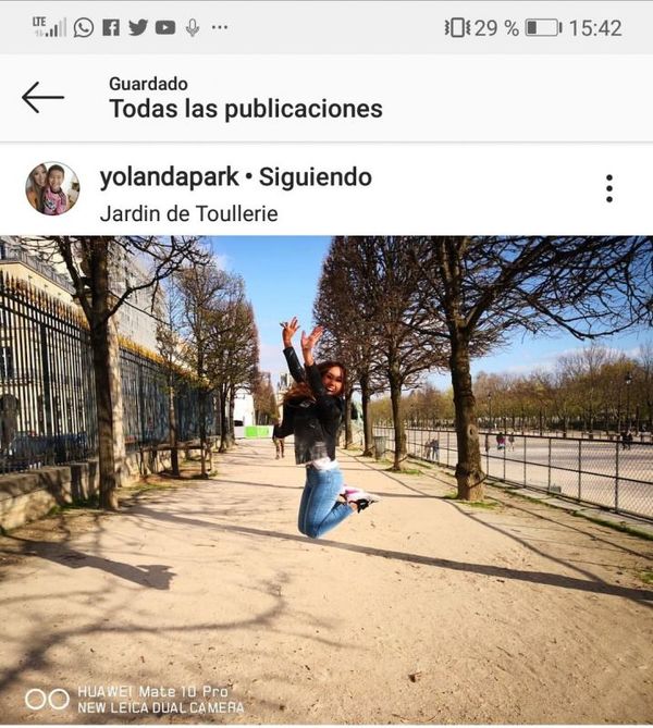 Yota de brincos por París