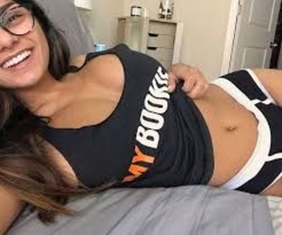 Mia Khalifa mostró su gusto por la música mexicana y hasta bailó el tema