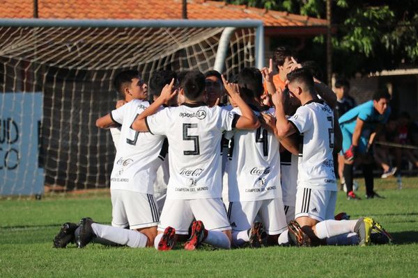 Sub 16: Olimpia lidera con dos escoltas - Fútbol - ABC Color