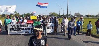 Indigenas aguardan a Gobernador de Presidente Hayes para concretar acciones