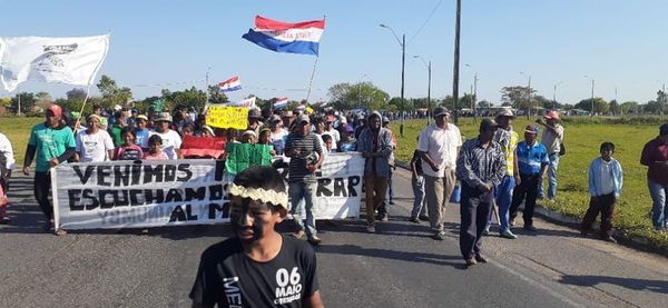 Indigenas aguardan a Gobernador de Presidente Hayes para concretar acciones