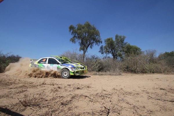 Domínguez sigue en punta en el Rally del Chaco