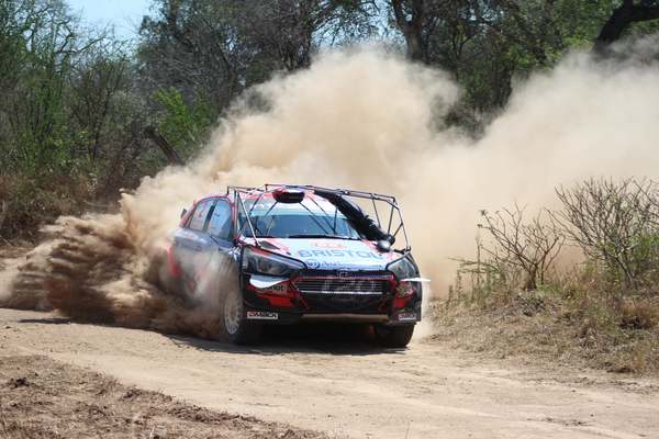 Domínguez se aferra como líder del Transchaco Rally 2019