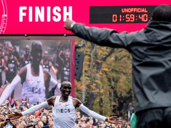 Eliud Kipchoge engrandece su historia dentro del atletismo