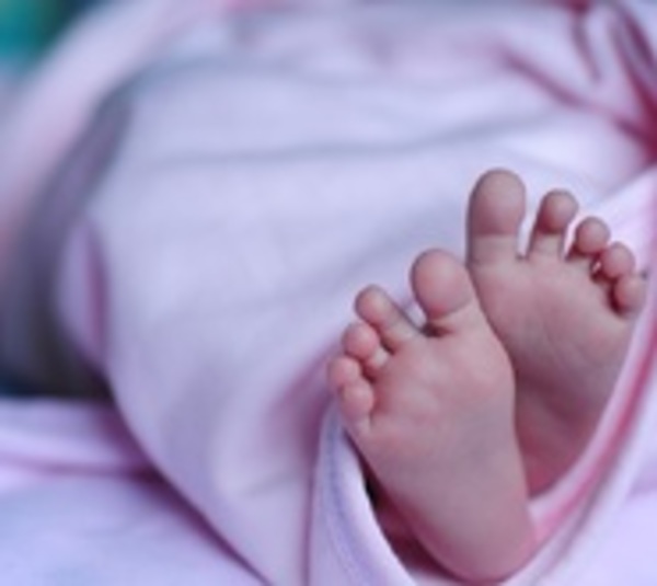 Dejó a su bebé recién nacida tirada en el suelo de un inquilinato - Paraguay.com