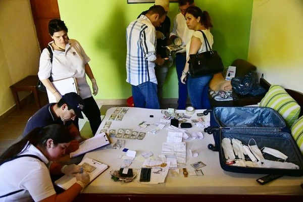 Presuntos falsificadores de dólares, detenidos en Asunción