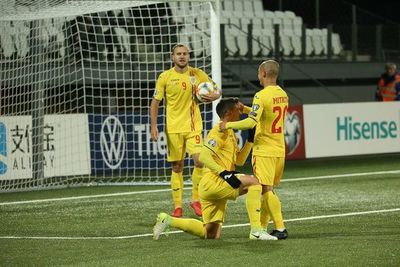 Rumanía sufre para vencer a Islas Feroe  - Fútbol - ABC Color