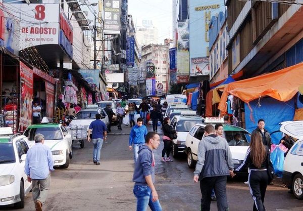 Destacan incremento del comercio en Ciudad del Este debido a periodo de vacaciones en Brasil