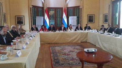 Gobierno apunta a invertir en programas sociales para reactivar economía