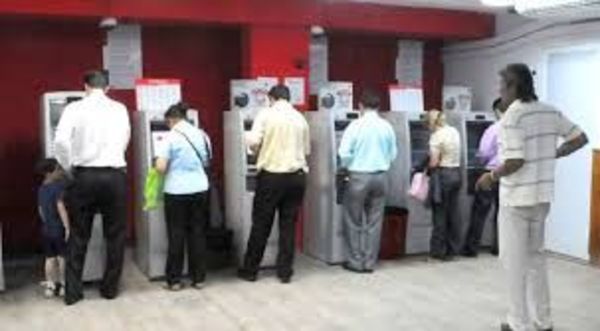 Funcionarios públicos empiezan a cobrar este jueves