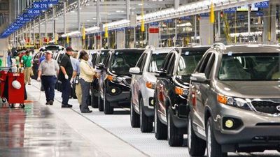 Producción automotriz cae 42% en Brasil